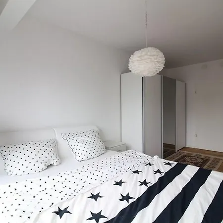 Apartment House With Private Pool And Garden Munich
